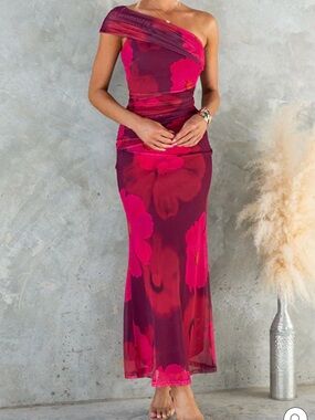 One-Shoulder Fuchsia Floral Maxi Dress